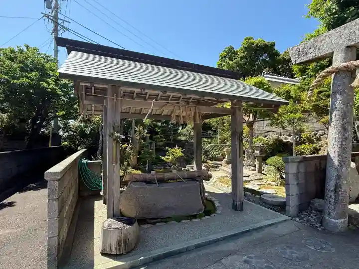 安乗神社の{uncategorized: "未分類", other: "その他", undefined: "問題あり", building: "その他建物", grave: "お墓", sacred_gate: "鳥居", guardian: "狛犬", statue: "像", buddha: "仏像", history: "歴史", nature: "自然", garden: "庭園", animal: "動物", pagoda: "塔", temizu: "手水舎", mountain_gate: "山門・神門", sanctuary: "本殿・本堂", subordinate: "末社・摂社", art: "芸術", scenery: "景色", jizo: "地蔵", ema: "絵馬", goshuin: "御朱印", omikuji: "おみくじ", items: "授与品その他", amulet: "お守り", goshuincho: "御朱印帳", eats: "食事", festival: "お祭り", votive_dance: "神楽", shichigosan: "七五三参", wedding: "結婚式", experience: "体験その他", initially: "初詣", around: "周辺", anti_infection: "感染症対策"}