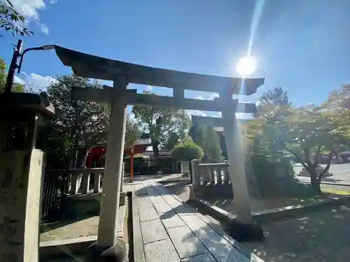 東寺鎮守八幡宮・東寺境内社八島殿の鳥居