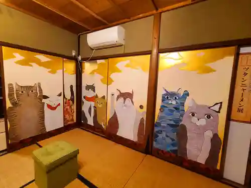 猫猫寺の芸術