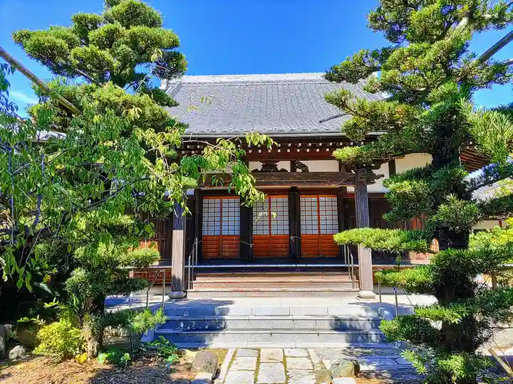 徳念寺の本殿・本堂