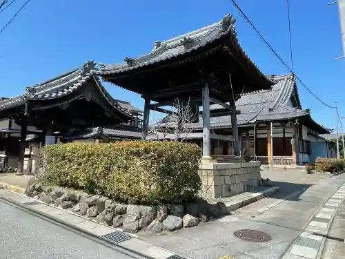 仏道寺の{uncategorized: "未分類", other: "その他", undefined: "問題あり", building: "その他建物", grave: "お墓", sacred_gate: "鳥居", guardian: "狛犬", statue: "像", buddha: "仏像", history: "歴史", nature: "自然", garden: "庭園", animal: "動物", pagoda: "塔", temizu: "手水舎", mountain_gate: "山門・神門", sanctuary: "本殿・本堂", subordinate: "末社・摂社", art: "芸術", scenery: "景色", jizo: "地蔵", ema: "絵馬", goshuin: "御朱印", omikuji: "おみくじ", items: "授与品その他", amulet: "お守り", goshuincho: "御朱印帳", eats: "食事", festival: "お祭り", votive_dance: "神楽", shichigosan: "七五三参", wedding: "結婚式", experience: "体験その他", initially: "初詣", around: "周辺", anti_infection: "感染症対策"}