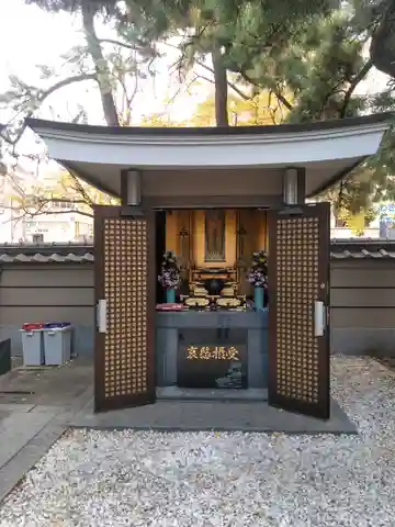 西顕寺の本殿・本堂