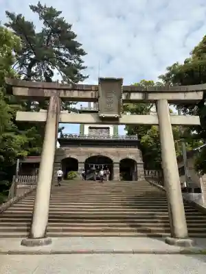 尾山神社の{uncategorized: "未分類", other: "その他", undefined: "問題あり", building: "その他建物", grave: "お墓", sacred_gate: "鳥居", guardian: "狛犬", statue: "像", buddha: "仏像", history: "歴史", nature: "自然", garden: "庭園", animal: "動物", pagoda: "塔", temizu: "手水舎", mountain_gate: "山門・神門", sanctuary: "本殿・本堂", subordinate: "末社・摂社", art: "芸術", scenery: "景色", jizo: "地蔵", ema: "絵馬", goshuin: "御朱印", omikuji: "おみくじ", items: "授与品その他", amulet: "お守り", goshuincho: "御朱印帳", eats: "食事", festival: "お祭り", votive_dance: "神楽", shichigosan: "七五三参", wedding: "結婚式", experience: "体験その他", initially: "初詣", around: "周辺", anti_infection: "感染症対策"}