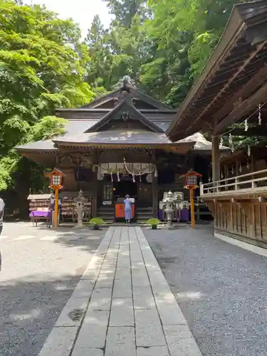 新倉富士浅間神社の本殿・本堂
