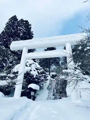 土津神社｜こどもと出世の神さまの鳥居