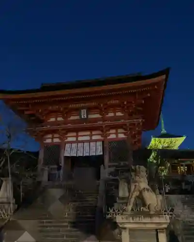 清水寺の山門・神門