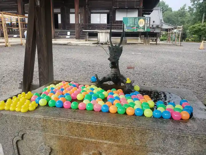 西教寺の手水舎