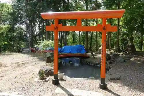 磐栄稲荷宮の庭園