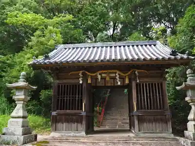 鴨部神社の山門・神門