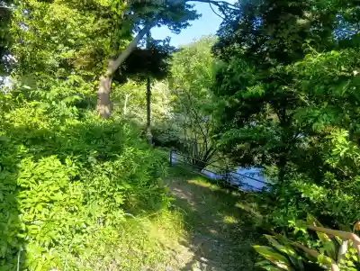 龍神神社の{uncategorized: "未分類", other: "その他", undefined: "問題あり", building: "その他建物", grave: "お墓", sacred_gate: "鳥居", guardian: "狛犬", statue: "像", buddha: "仏像", history: "歴史", nature: "自然", garden: "庭園", animal: "動物", pagoda: "塔", temizu: "手水舎", mountain_gate: "山門・神門", sanctuary: "本殿・本堂", subordinate: "末社・摂社", art: "芸術", scenery: "景色", jizo: "地蔵", ema: "絵馬", goshuin: "御朱印", omikuji: "おみくじ", items: "授与品その他", amulet: "お守り", goshuincho: "御朱印帳", eats: "食事", festival: "お祭り", votive_dance: "神楽", shichigosan: "七五三参", wedding: "結婚式", experience: "体験その他", initially: "初詣", around: "周辺", anti_infection: "感染症対策"}