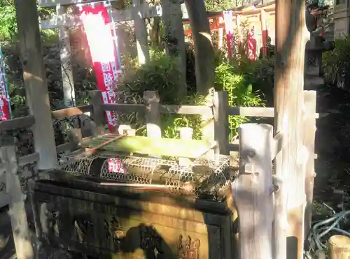 花園稲荷神社の手水舎