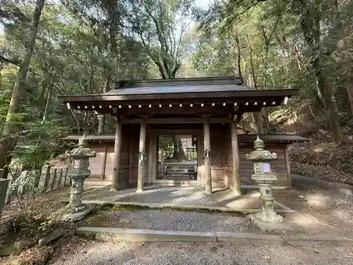 八幡神社松平東照宮の{uncategorized: "未分類", other: "その他", undefined: "問題あり", building: "その他建物", grave: "お墓", sacred_gate: "鳥居", guardian: "狛犬", statue: "像", buddha: "仏像", history: "歴史", nature: "自然", garden: "庭園", animal: "動物", pagoda: "塔", temizu: "手水舎", mountain_gate: "山門・神門", sanctuary: "本殿・本堂", subordinate: "末社・摂社", art: "芸術", scenery: "景色", jizo: "地蔵", ema: "絵馬", goshuin: "御朱印", omikuji: "おみくじ", items: "授与品その他", amulet: "お守り", goshuincho: "御朱印帳", eats: "食事", festival: "お祭り", votive_dance: "神楽", shichigosan: "七五三参", wedding: "結婚式", experience: "体験その他", initially: "初詣", around: "周辺", anti_infection: "感染症対策"}