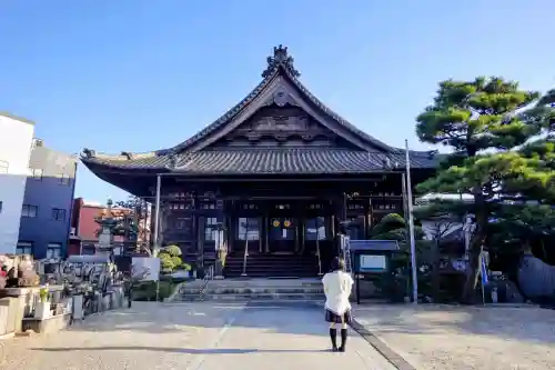 海徳寺の本殿・本堂