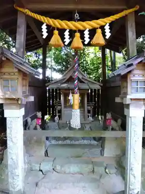 飛鳥坐神社の末社・摂社