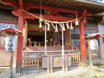 鶴峯八幡宮の本殿・本堂