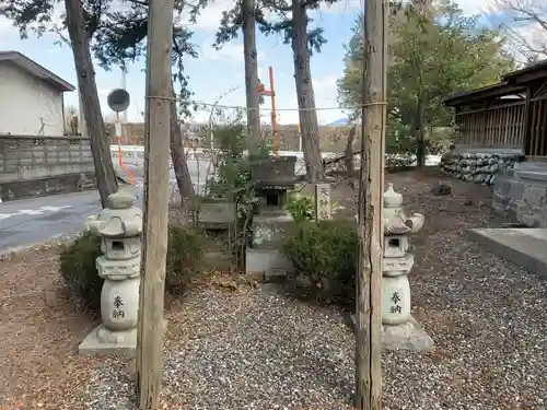 諏訪神社の末社