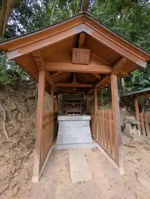 安達太良神社の{uncategorized: "未分類", other: "その他", undefined: "問題あり", building: "その他建物", grave: "お墓", sacred_gate: "鳥居", guardian: "狛犬", statue: "像", buddha: "仏像", history: "歴史", nature: "自然", garden: "庭園", animal: "動物", pagoda: "塔", temizu: "手水舎", mountain_gate: "山門・神門", sanctuary: "本殿・本堂", subordinate: "末社・摂社", art: "芸術", scenery: "景色", jizo: "地蔵", ema: "絵馬", goshuin: "御朱印", omikuji: "おみくじ", items: "授与品その他", amulet: "お守り", goshuincho: "御朱印帳", eats: "食事", festival: "お祭り", votive_dance: "神楽", shichigosan: "七五三参", wedding: "結婚式", experience: "体験その他", initially: "初詣", around: "周辺", anti_infection: "感染症対策"}