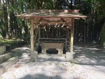 忠元神社の{uncategorized: "未分類", other: "その他", undefined: "問題あり", building: "その他建物", grave: "お墓", sacred_gate: "鳥居", guardian: "狛犬", statue: "像", buddha: "仏像", history: "歴史", nature: "自然", garden: "庭園", animal: "動物", pagoda: "塔", temizu: "手水舎", mountain_gate: "山門・神門", sanctuary: "本殿・本堂", subordinate: "末社・摂社", art: "芸術", scenery: "景色", jizo: "地蔵", ema: "絵馬", goshuin: "御朱印", omikuji: "おみくじ", items: "授与品その他", amulet: "お守り", goshuincho: "御朱印帳", eats: "食事", festival: "お祭り", votive_dance: "神楽", shichigosan: "七五三参", wedding: "結婚式", experience: "体験その他", initially: "初詣", around: "周辺", anti_infection: "感染症対策"}