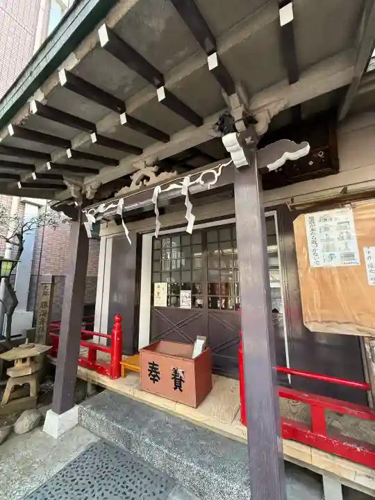 五柱稲荷神社の{uncategorized: "未分類", other: "その他", undefined: "問題あり", building: "その他建物", grave: "お墓", sacred_gate: "鳥居", guardian: "狛犬", statue: "像", buddha: "仏像", history: "歴史", nature: "自然", garden: "庭園", animal: "動物", pagoda: "塔", temizu: "手水舎", mountain_gate: "山門・神門", sanctuary: "本殿・本堂", subordinate: "末社・摂社", art: "芸術", scenery: "景色", jizo: "地蔵", ema: "絵馬", goshuin: "御朱印", omikuji: "おみくじ", items: "授与品その他", amulet: "お守り", goshuincho: "御朱印帳", eats: "食事", festival: "お祭り", votive_dance: "神楽", shichigosan: "七五三参", wedding: "結婚式", experience: "体験その他", initially: "初詣", around: "周辺", anti_infection: "感染症対策"}