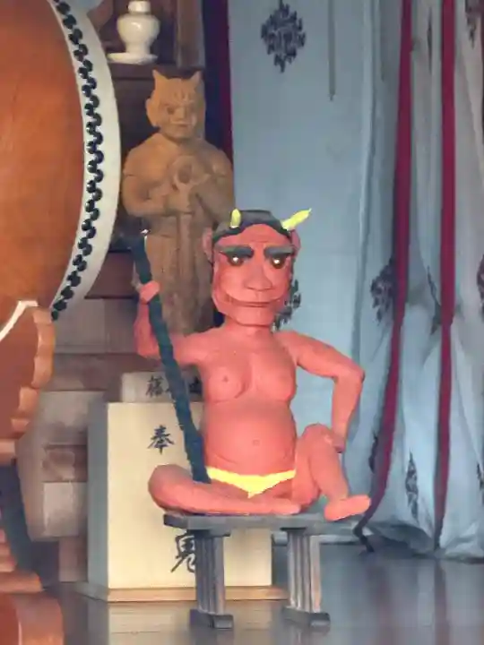 鬼鎮神社の{uncategorized: "未分類", other: "その他", undefined: "問題あり", building: "その他建物", grave: "お墓", sacred_gate: "鳥居", guardian: "狛犬", statue: "像", buddha: "仏像", history: "歴史", nature: "自然", garden: "庭園", animal: "動物", pagoda: "塔", temizu: "手水舎", mountain_gate: "山門・神門", sanctuary: "本殿・本堂", subordinate: "末社・摂社", art: "芸術", scenery: "景色", jizo: "地蔵", ema: "絵馬", goshuin: "御朱印", omikuji: "おみくじ", items: "授与品その他", amulet: "お守り", goshuincho: "御朱印帳", eats: "食事", festival: "お祭り", votive_dance: "神楽", shichigosan: "七五三参", wedding: "結婚式", experience: "体験その他", initially: "初詣", around: "周辺", anti_infection: "感染症対策"}