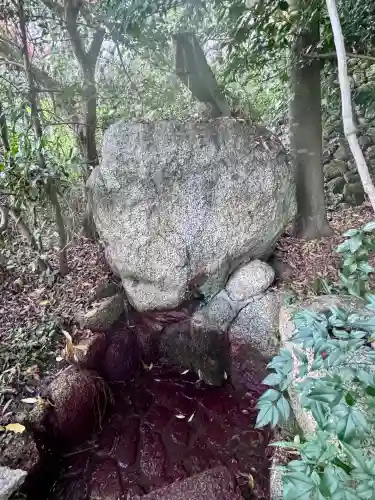 葛城一言主神社の{uncategorized: "未分類", other: "その他", undefined: "問題あり", building: "その他建物", grave: "お墓", sacred_gate: "鳥居", guardian: "狛犬", statue: "像", buddha: "仏像", history: "歴史", nature: "自然", garden: "庭園", animal: "動物", pagoda: "塔", temizu: "手水舎", mountain_gate: "山門・神門", sanctuary: "本殿・本堂", subordinate: "末社・摂社", art: "芸術", scenery: "景色", jizo: "地蔵", ema: "絵馬", goshuin: "御朱印", omikuji: "おみくじ", items: "授与品その他", amulet: "お守り", goshuincho: "御朱印帳", eats: "食事", festival: "お祭り", votive_dance: "神楽", shichigosan: "七五三参", wedding: "結婚式", experience: "体験その他", initially: "初詣", around: "周辺", anti_infection: "感染症対策"}