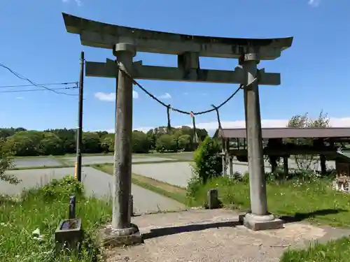 三郷神社の鳥居