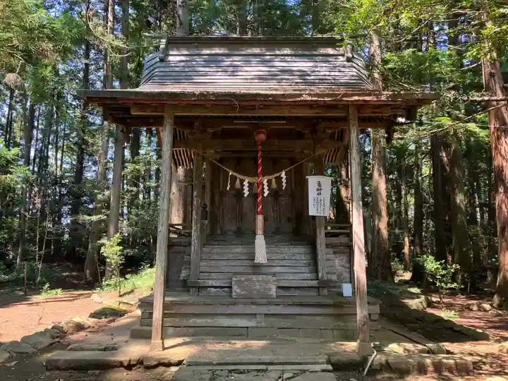 涼ケ岡八幡神社の末社・摂社