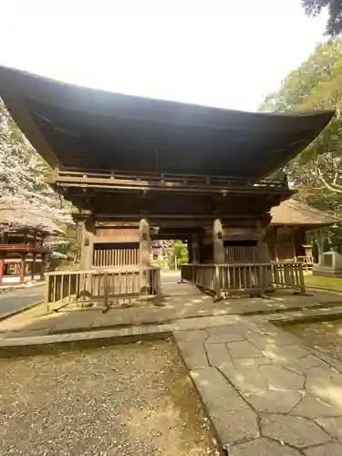 西明寺の山門