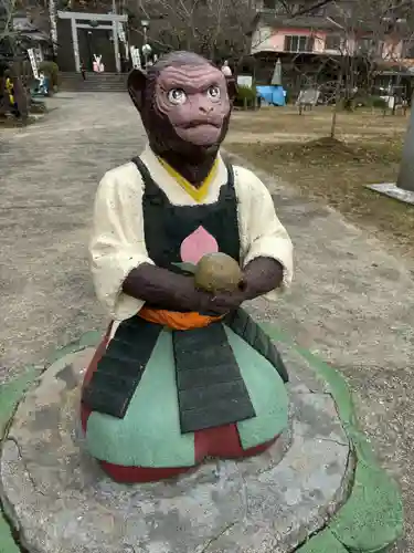 桃太郎神社の像