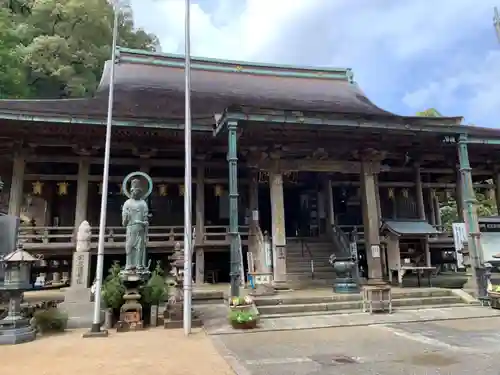 青岸渡寺の本殿・本堂