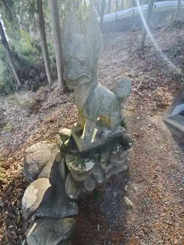 諏訪神社の狛犬