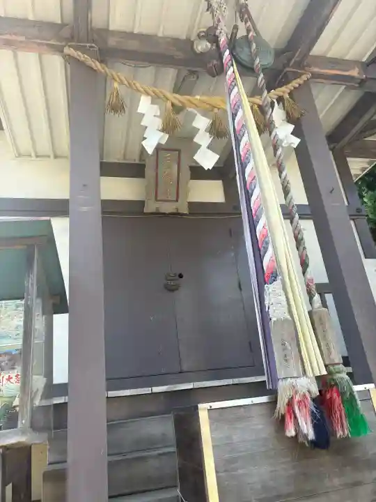 三ツ石神社(岩手県)
