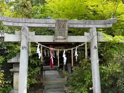 九帝王宮 萱野神社の{uncategorized: "未分類", other: "その他", undefined: "問題あり", building: "その他建物", grave: "お墓", sacred_gate: "鳥居", guardian: "狛犬", statue: "像", buddha: "仏像", history: "歴史", nature: "自然", garden: "庭園", animal: "動物", pagoda: "塔", temizu: "手水舎", mountain_gate: "山門・神門", sanctuary: "本殿・本堂", subordinate: "末社・摂社", art: "芸術", scenery: "景色", jizo: "地蔵", ema: "絵馬", goshuin: "御朱印", omikuji: "おみくじ", items: "授与品その他", amulet: "お守り", goshuincho: "御朱印帳", eats: "食事", festival: "お祭り", votive_dance: "神楽", shichigosan: "七五三参", wedding: "結婚式", experience: "体験その他", initially: "初詣", around: "周辺", anti_infection: "感染症対策"}