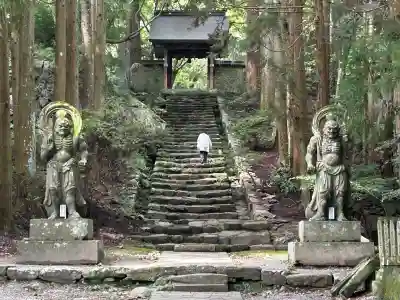 両子寺の{uncategorized: "未分類", other: "その他", undefined: "問題あり", building: "その他建物", grave: "お墓", sacred_gate: "鳥居", guardian: "狛犬", statue: "像", buddha: "仏像", history: "歴史", nature: "自然", garden: "庭園", animal: "動物", pagoda: "塔", temizu: "手水舎", mountain_gate: "山門・神門", sanctuary: "本殿・本堂", subordinate: "末社・摂社", art: "芸術", scenery: "景色", jizo: "地蔵", ema: "絵馬", goshuin: "御朱印", omikuji: "おみくじ", items: "授与品その他", amulet: "お守り", goshuincho: "御朱印帳", eats: "食事", festival: "お祭り", votive_dance: "神楽", shichigosan: "七五三参", wedding: "結婚式", experience: "体験その他", initially: "初詣", around: "周辺", anti_infection: "感染症対策"}