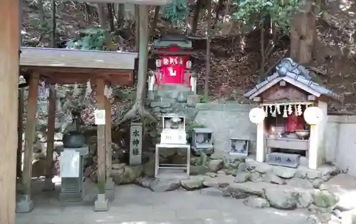 宮地嶽神社の末社・摂社