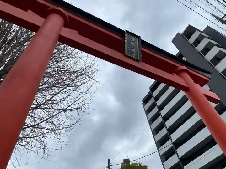 川越熊野神社の{uncategorized: "未分類", other: "その他", undefined: "問題あり", building: "その他建物", grave: "お墓", sacred_gate: "鳥居", guardian: "狛犬", statue: "像", buddha: "仏像", history: "歴史", nature: "自然", garden: "庭園", animal: "動物", pagoda: "塔", temizu: "手水舎", mountain_gate: "山門・神門", sanctuary: "本殿・本堂", subordinate: "末社・摂社", art: "芸術", scenery: "景色", jizo: "地蔵", ema: "絵馬", goshuin: "御朱印", omikuji: "おみくじ", items: "授与品その他", amulet: "お守り", goshuincho: "御朱印帳", eats: "食事", festival: "お祭り", votive_dance: "神楽", shichigosan: "七五三参", wedding: "結婚式", experience: "体験その他", initially: "初詣", around: "周辺", anti_infection: "感染症対策"}