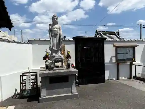 最勝寺の{uncategorized: "未分類", other: "その他", undefined: "問題あり", building: "その他建物", grave: "お墓", sacred_gate: "鳥居", guardian: "狛犬", statue: "像", buddha: "仏像", history: "歴史", nature: "自然", garden: "庭園", animal: "動物", pagoda: "塔", temizu: "手水舎", mountain_gate: "山門・神門", sanctuary: "本殿・本堂", subordinate: "末社・摂社", art: "芸術", scenery: "景色", jizo: "地蔵", ema: "絵馬", goshuin: "御朱印", omikuji: "おみくじ", items: "授与品その他", amulet: "お守り", goshuincho: "御朱印帳", eats: "食事", festival: "お祭り", votive_dance: "神楽", shichigosan: "七五三参", wedding: "結婚式", experience: "体験その他", initially: "初詣", around: "周辺", anti_infection: "感染症対策"}