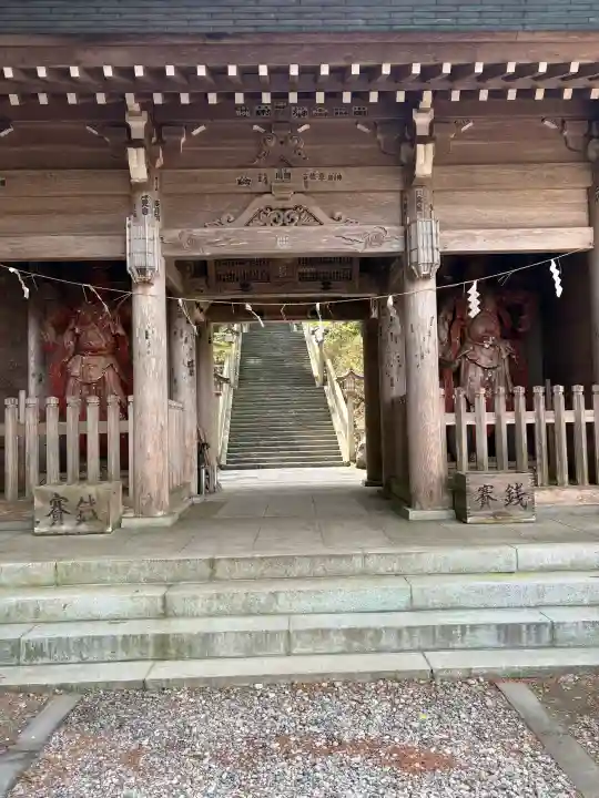 真山神社の{uncategorized: "未分類", other: "その他", undefined: "問題あり", building: "その他建物", grave: "お墓", sacred_gate: "鳥居", guardian: "狛犬", statue: "像", buddha: "仏像", history: "歴史", nature: "自然", garden: "庭園", animal: "動物", pagoda: "塔", temizu: "手水舎", mountain_gate: "山門・神門", sanctuary: "本殿・本堂", subordinate: "末社・摂社", art: "芸術", scenery: "景色", jizo: "地蔵", ema: "絵馬", goshuin: "御朱印", omikuji: "おみくじ", items: "授与品その他", amulet: "お守り", goshuincho: "御朱印帳", eats: "食事", festival: "お祭り", votive_dance: "神楽", shichigosan: "七五三参", wedding: "結婚式", experience: "体験その他", initially: "初詣", around: "周辺", anti_infection: "感染症対策"}