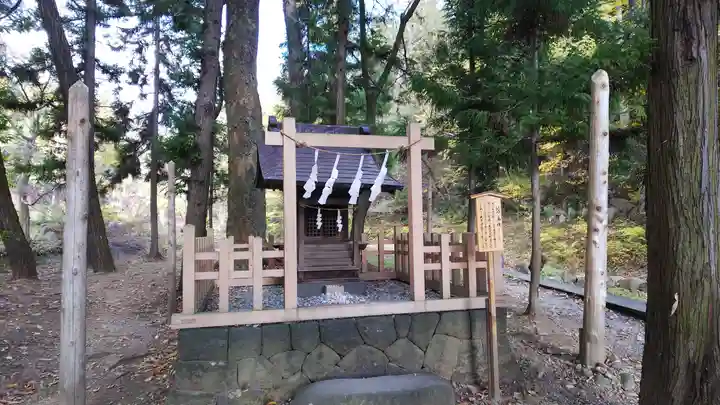 諏訪大社下社春宮の末社・摂社