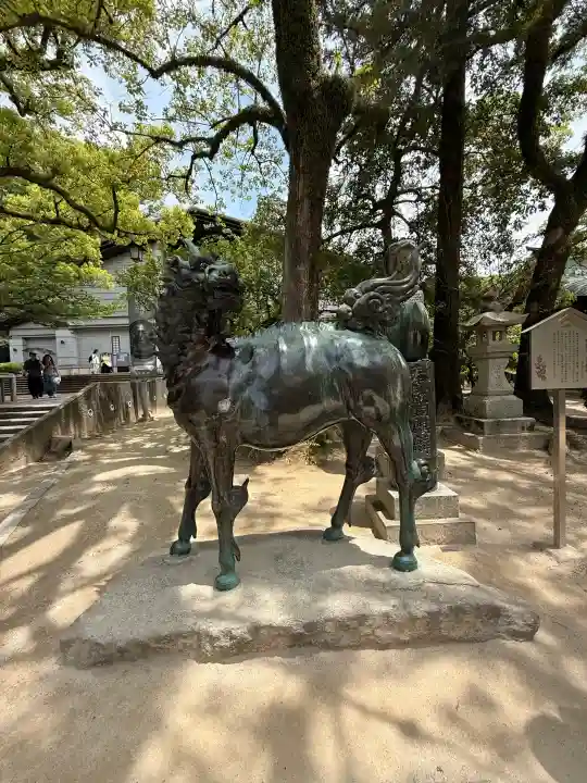 太宰府天満宮の{uncategorized: "未分類", other: "その他", undefined: "問題あり", building: "その他建物", grave: "お墓", sacred_gate: "鳥居", guardian: "狛犬", statue: "像", buddha: "仏像", history: "歴史", nature: "自然", garden: "庭園", animal: "動物", pagoda: "塔", temizu: "手水舎", mountain_gate: "山門・神門", sanctuary: "本殿・本堂", subordinate: "末社・摂社", art: "芸術", scenery: "景色", jizo: "地蔵", ema: "絵馬", goshuin: "御朱印", omikuji: "おみくじ", items: "授与品その他", amulet: "お守り", goshuincho: "御朱印帳", eats: "食事", festival: "お祭り", votive_dance: "神楽", shichigosan: "七五三参", wedding: "結婚式", experience: "体験その他", initially: "初詣", around: "周辺", anti_infection: "感染症対策"}
