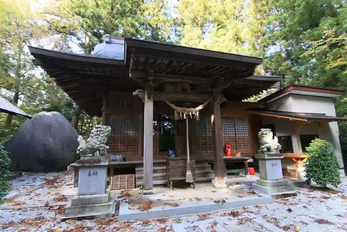 塩澤神社の本殿