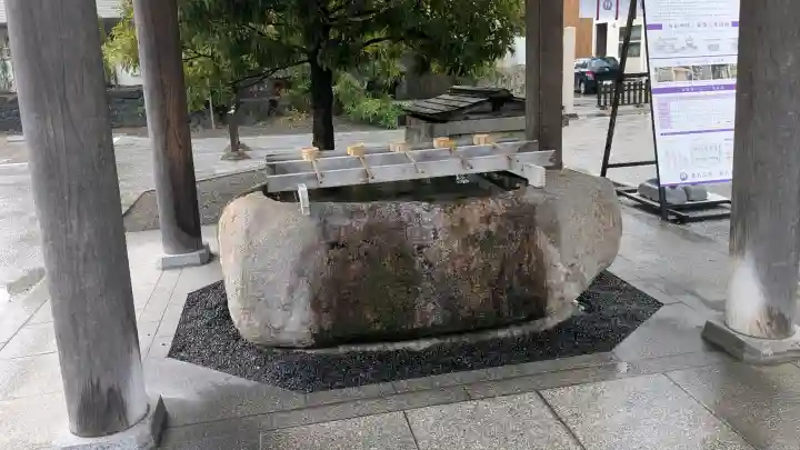 桑名宗社(春日神社)の{uncategorized: "未分類", other: "その他", undefined: "問題あり", building: "その他建物", grave: "お墓", sacred_gate: "鳥居", guardian: "狛犬", statue: "像", buddha: "仏像", history: "歴史", nature: "自然", garden: "庭園", animal: "動物", pagoda: "塔", temizu: "手水舎", mountain_gate: "山門・神門", sanctuary: "本殿・本堂", subordinate: "末社・摂社", art: "芸術", scenery: "景色", jizo: "地蔵", ema: "絵馬", goshuin: "御朱印", omikuji: "おみくじ", items: "授与品その他", amulet: "お守り", goshuincho: "御朱印帳", eats: "食事", festival: "お祭り", votive_dance: "神楽", shichigosan: "七五三参", wedding: "結婚式", experience: "体験その他", initially: "初詣", around: "周辺", anti_infection: "感染症対策"}