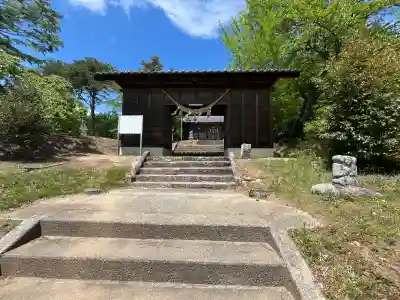 小手神社の{uncategorized: "未分類", other: "その他", undefined: "問題あり", building: "その他建物", grave: "お墓", sacred_gate: "鳥居", guardian: "狛犬", statue: "像", buddha: "仏像", history: "歴史", nature: "自然", garden: "庭園", animal: "動物", pagoda: "塔", temizu: "手水舎", mountain_gate: "山門・神門", sanctuary: "本殿・本堂", subordinate: "末社・摂社", art: "芸術", scenery: "景色", jizo: "地蔵", ema: "絵馬", goshuin: "御朱印", omikuji: "おみくじ", items: "授与品その他", amulet: "お守り", goshuincho: "御朱印帳", eats: "食事", festival: "お祭り", votive_dance: "神楽", shichigosan: "七五三参", wedding: "結婚式", experience: "体験その他", initially: "初詣", around: "周辺", anti_infection: "感染症対策"}
