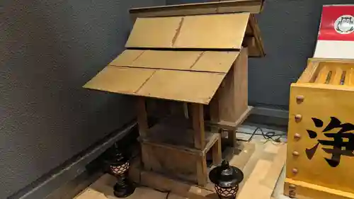 本陣狸大明神社の本殿・本堂