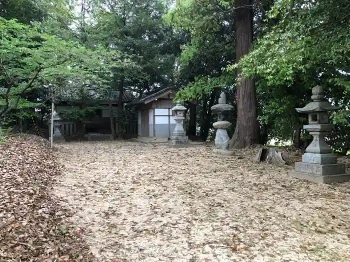 忍坂山口坐神社の建物その他