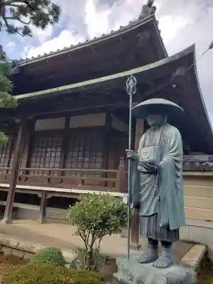 荘厳寺の像