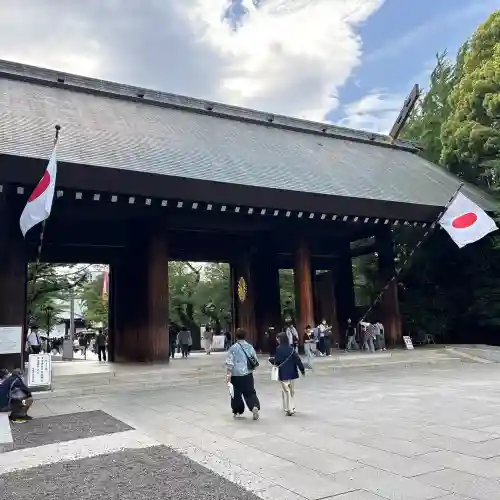 靖國神社の{uncategorized: "未分類", other: "その他", undefined: "問題あり", building: "その他建物", grave: "お墓", sacred_gate: "鳥居", guardian: "狛犬", statue: "像", buddha: "仏像", history: "歴史", nature: "自然", garden: "庭園", animal: "動物", pagoda: "塔", temizu: "手水舎", mountain_gate: "山門・神門", sanctuary: "本殿・本堂", subordinate: "末社・摂社", art: "芸術", scenery: "景色", jizo: "地蔵", ema: "絵馬", goshuin: "御朱印", omikuji: "おみくじ", items: "授与品その他", amulet: "お守り", goshuincho: "御朱印帳", eats: "食事", festival: "お祭り", votive_dance: "神楽", shichigosan: "七五三参", wedding: "結婚式", experience: "体験その他", initially: "初詣", around: "周辺", anti_infection: "感染症対策"}
