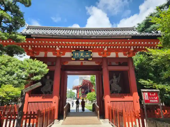 浅草寺の山門・神門