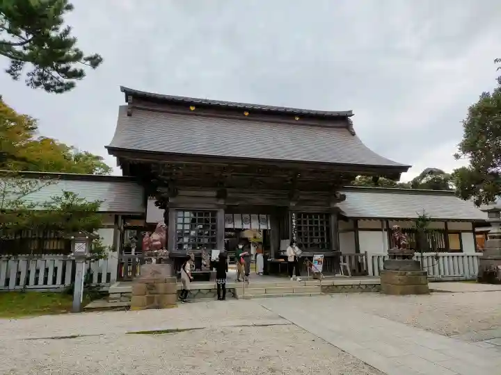 大洗磯前神社の{uncategorized: "未分類", other: "その他", undefined: "問題あり", building: "その他建物", grave: "お墓", sacred_gate: "鳥居", guardian: "狛犬", statue: "像", buddha: "仏像", history: "歴史", nature: "自然", garden: "庭園", animal: "動物", pagoda: "塔", temizu: "手水舎", mountain_gate: "山門・神門", sanctuary: "本殿・本堂", subordinate: "末社・摂社", art: "芸術", scenery: "景色", jizo: "地蔵", ema: "絵馬", goshuin: "御朱印", omikuji: "おみくじ", items: "授与品その他", amulet: "お守り", goshuincho: "御朱印帳", eats: "食事", festival: "お祭り", votive_dance: "神楽", shichigosan: "七五三参", wedding: "結婚式", experience: "体験その他", initially: "初詣", around: "周辺", anti_infection: "感染症対策"}