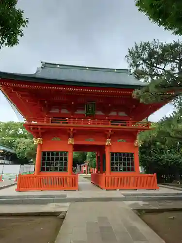 穴八幡宮の山門